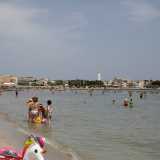 L�arenile, dalla particolare forma a �golfo�...